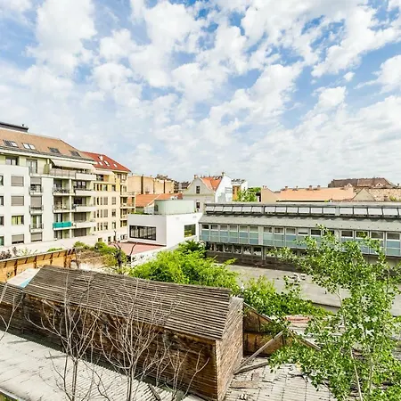 Bpr Hello Hollo Apartament *