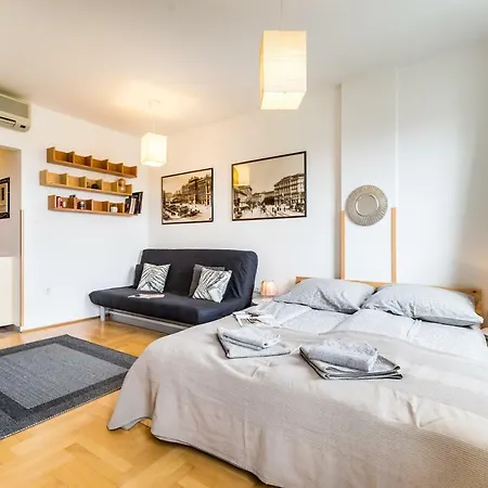 Bpr Hello Hollo Apartment *